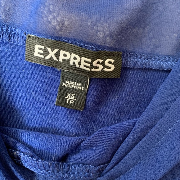 EXPRESS Pleated Flutter Sleeve w/Sweetheart Neck - Picture 4 of 4